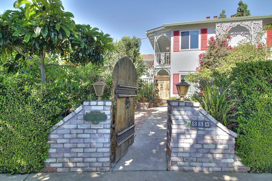 Building Photo - 884 Park Dr