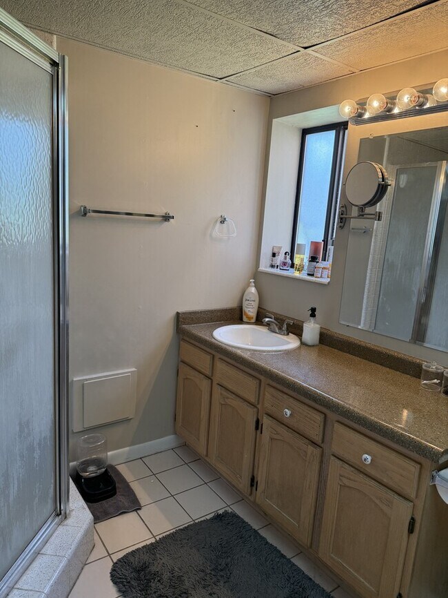 Building Photo - Great West Jordan 4 Bedroom 2 Bath Home!