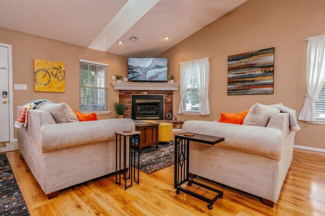 Building Photo - 1 Amesbury Dr