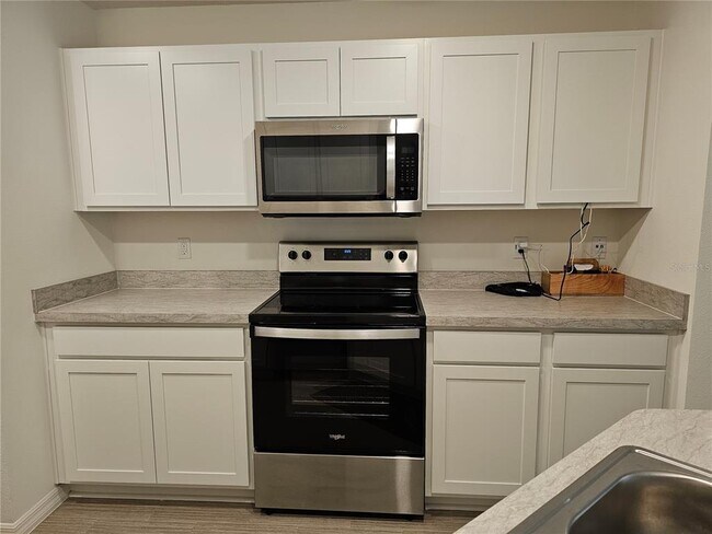 Building Photo - 32 Ramrock Ln