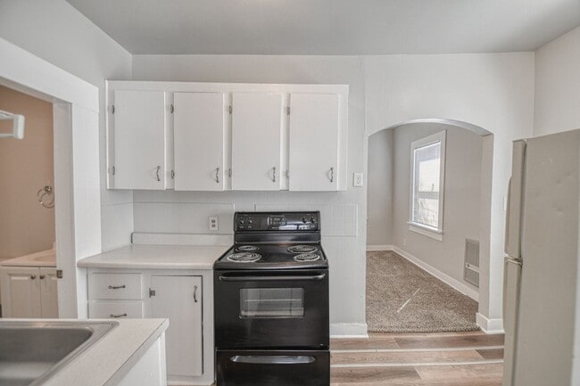Building Photo - Affordable Campus Rental Home