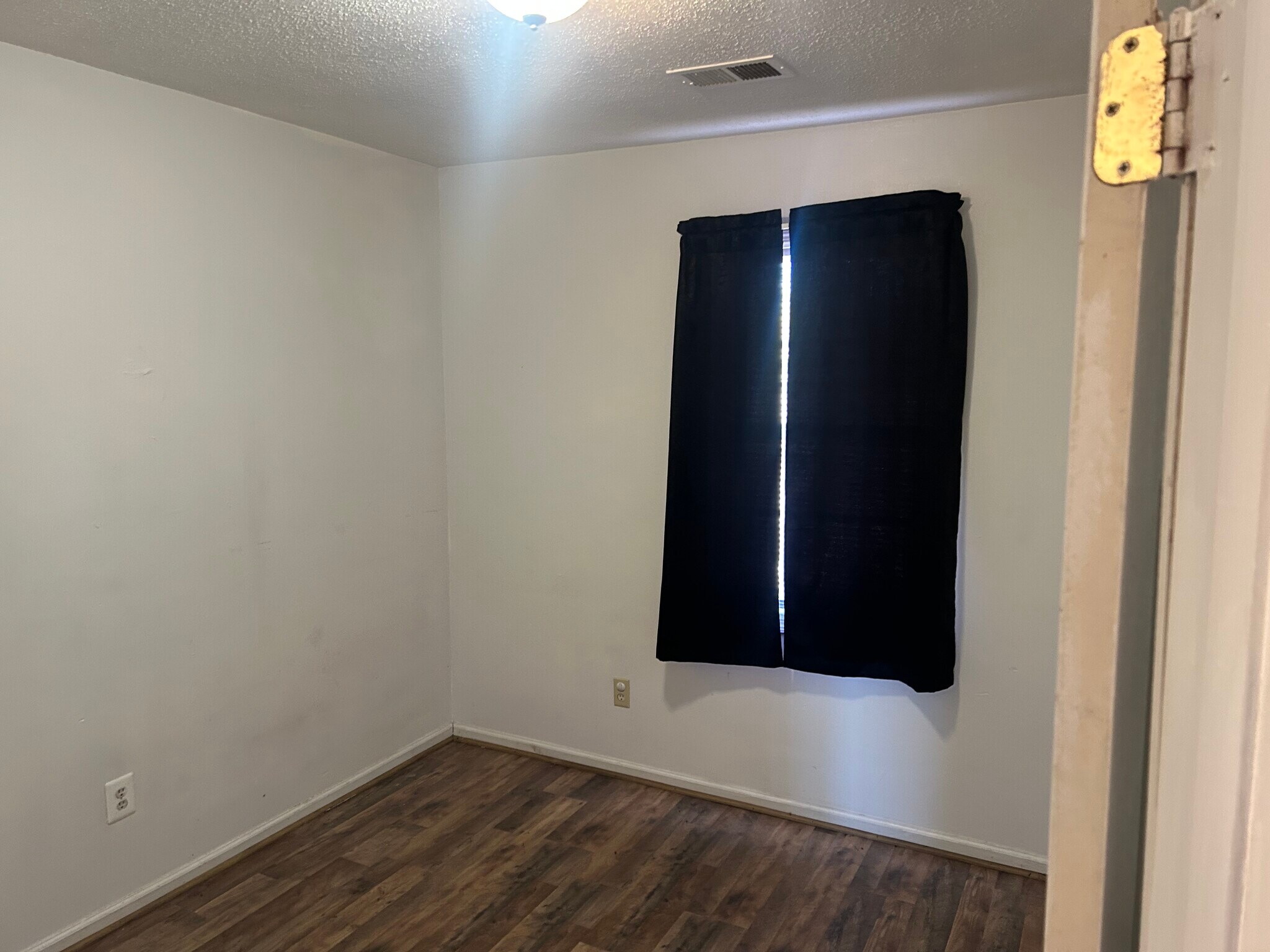 Building Photo - 520 Buckley St