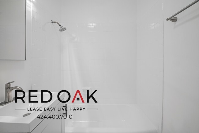 Building Photo - 12007 Sycamore St