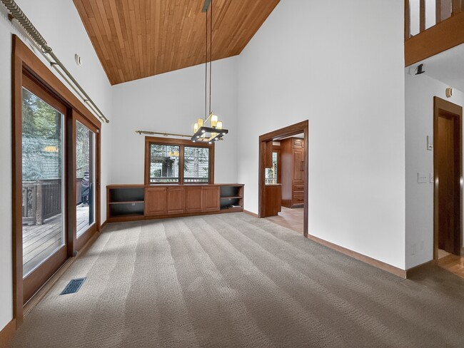 Building Photo - 5333 134th Ave SE