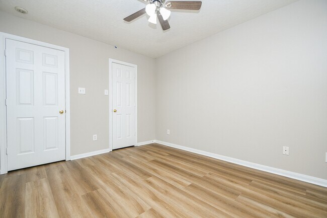 Building Photo - 1126 Eastbourne Ln