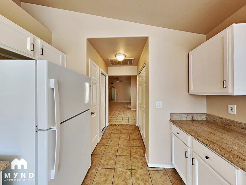 Building Photo - 3018 W Laquila Aerie