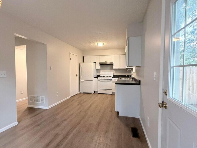 Building Photo - 4849 Herndon Dr