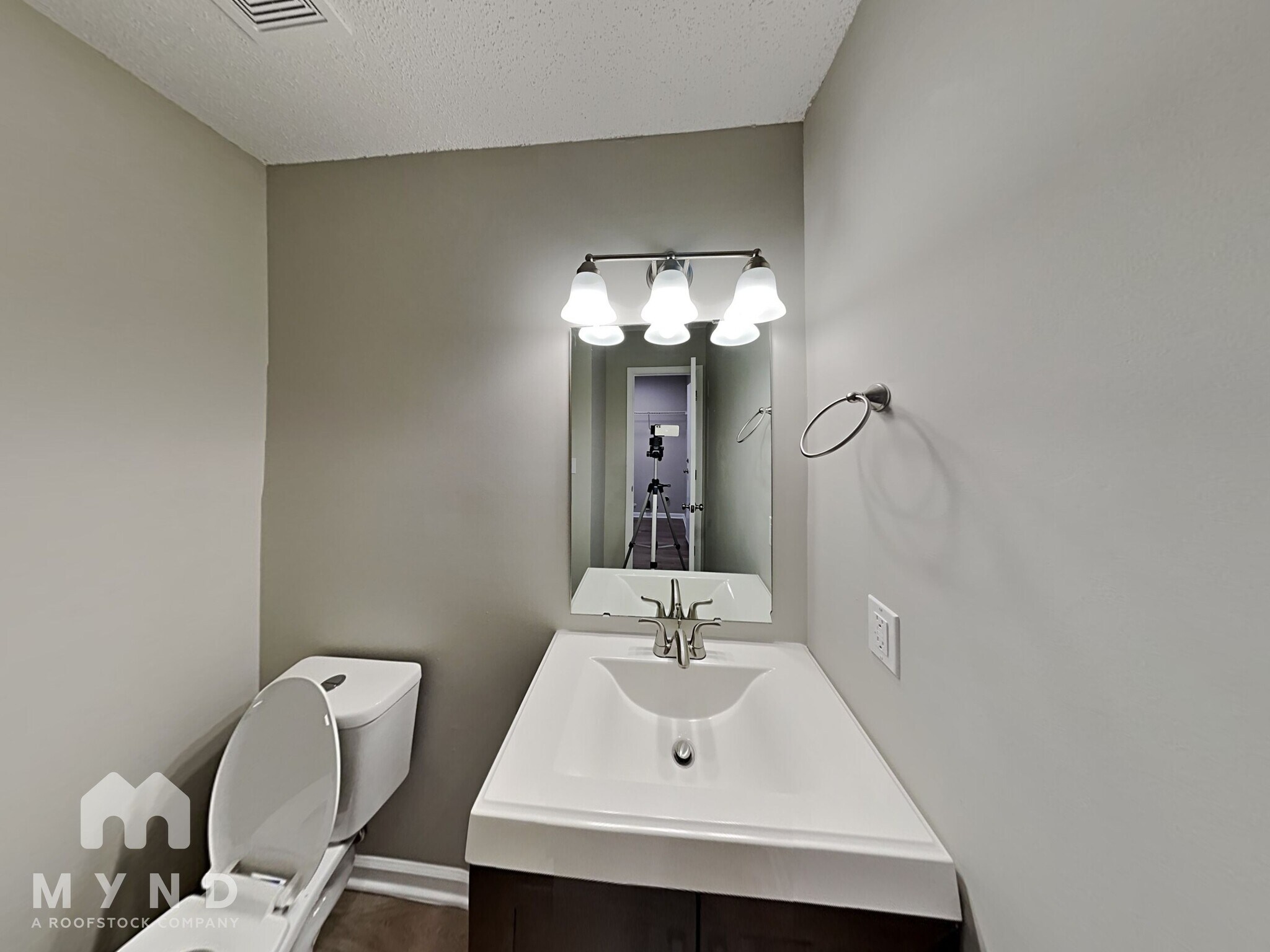 Building Photo - 11550 Stewarts Crossing Dr