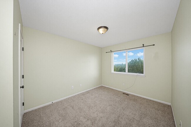 Building Photo - 2608 Brooke Bend