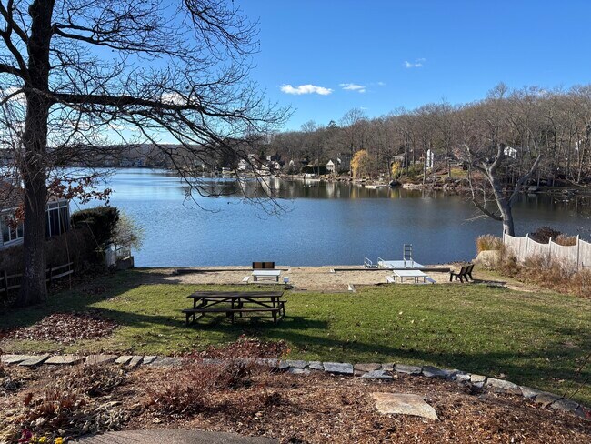 Building Photo - 11 Mohawk Trail