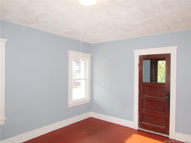 Building Photo - 93 E Elm St