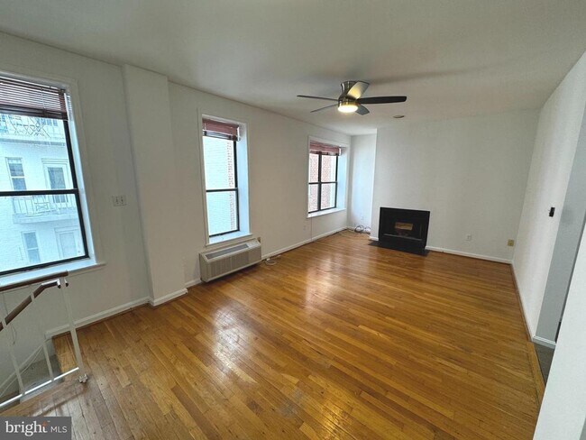 Primary Photo - 2145 California St NW