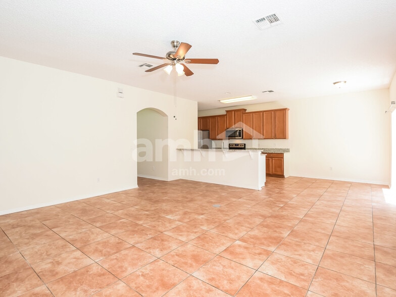 Building Photo - 2175 Hammock Moss Dr