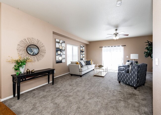 Building Photo - Cute End Unit 3 Bedroom Townhome in Lorson Ranch Next to Open Space