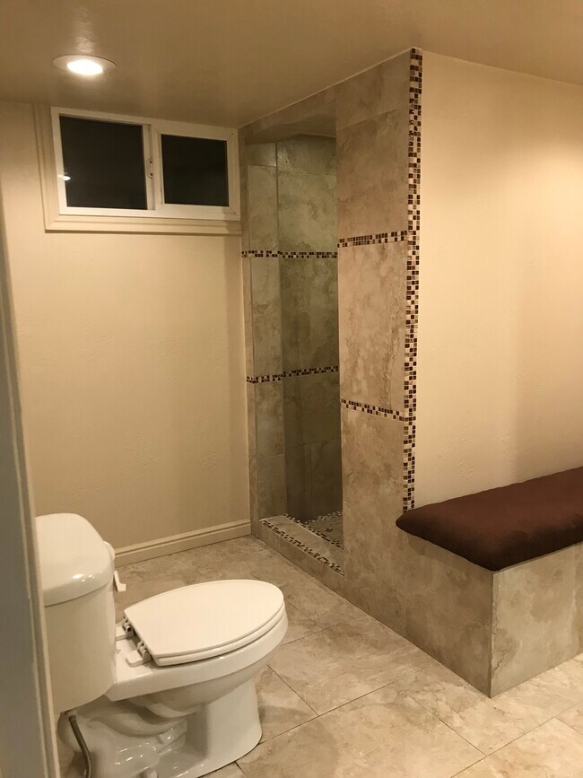 Building Photo - 174 E Pioneer Ave