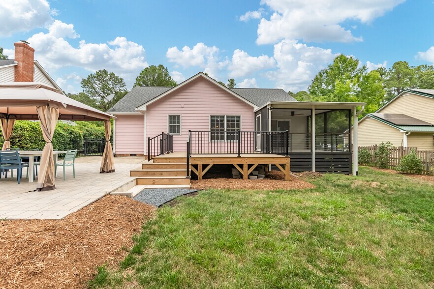Building Photo - 4 Kandes Ct