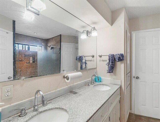 Building Photo - 11738 Wickchester Ln