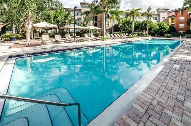 Building Photo - 2421 W Horatio St