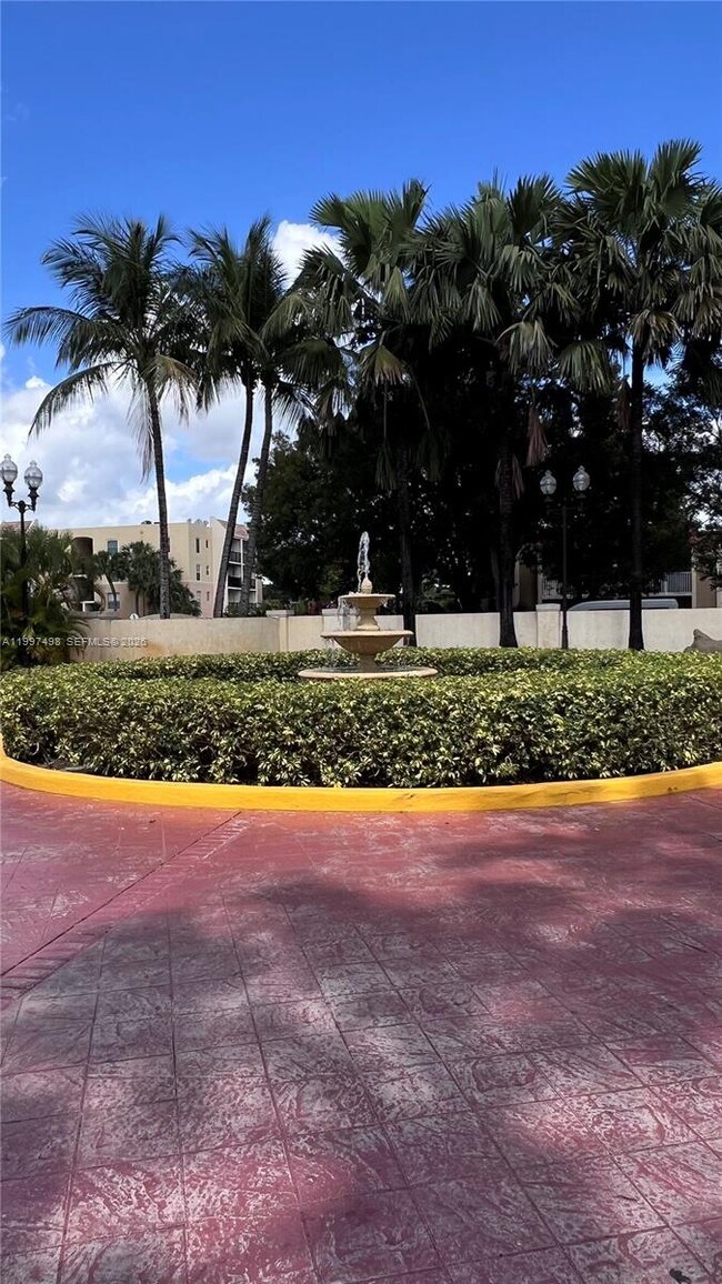 Building Photo - 8215 Lake Dr