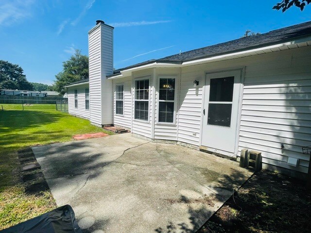 Building Photo - 203 Devonshire Dr