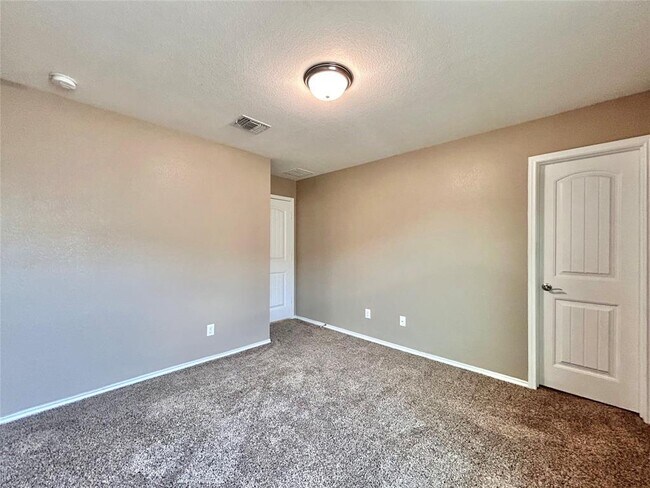 Building Photo - 428 Sheepshank Dr