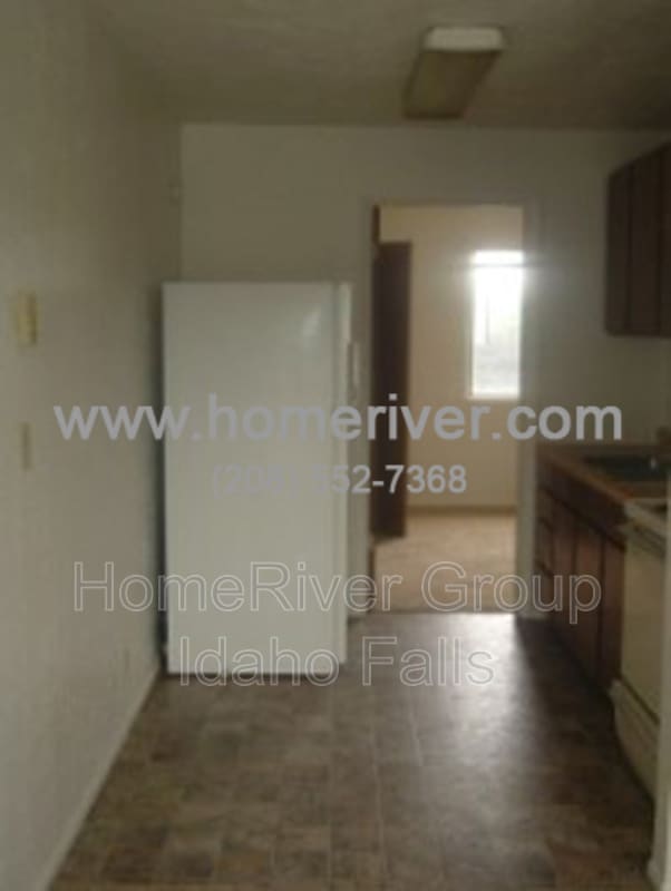 Building Photo - 2476 1st St