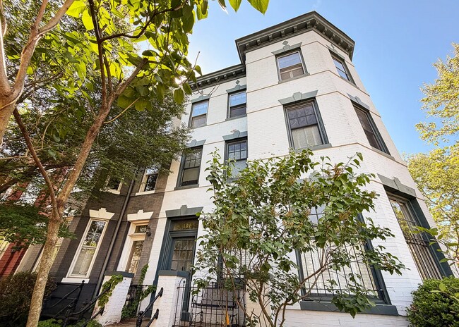 Building Photo - 101 7th St SE