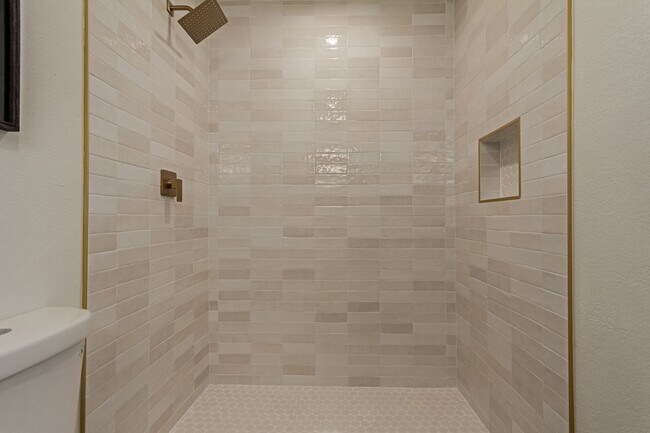 Building Photo - Charming 3-Bedroom Mid-Century Gem in the ...