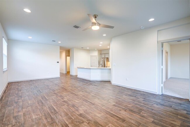 Building Photo - 4613 Tully Dr