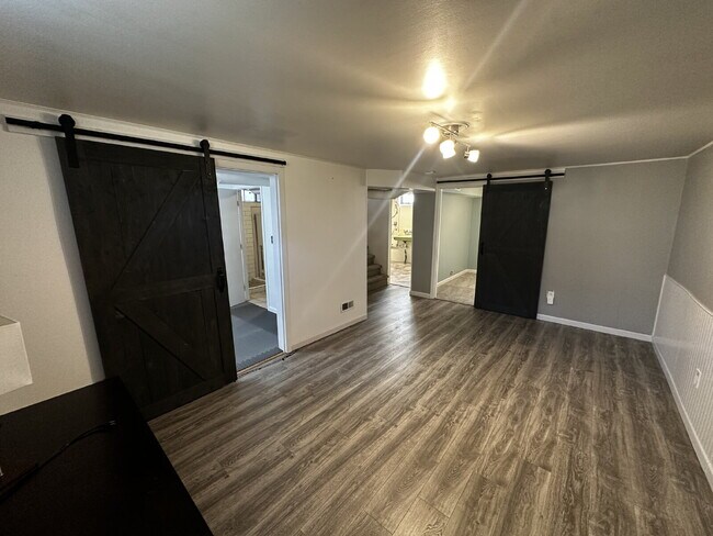 Building Photo - Charming 3-Bed Retreat with Finished Basement an Hardwood Floors!
