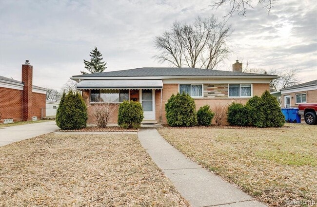 Building Photo - 32536 Warner Dr