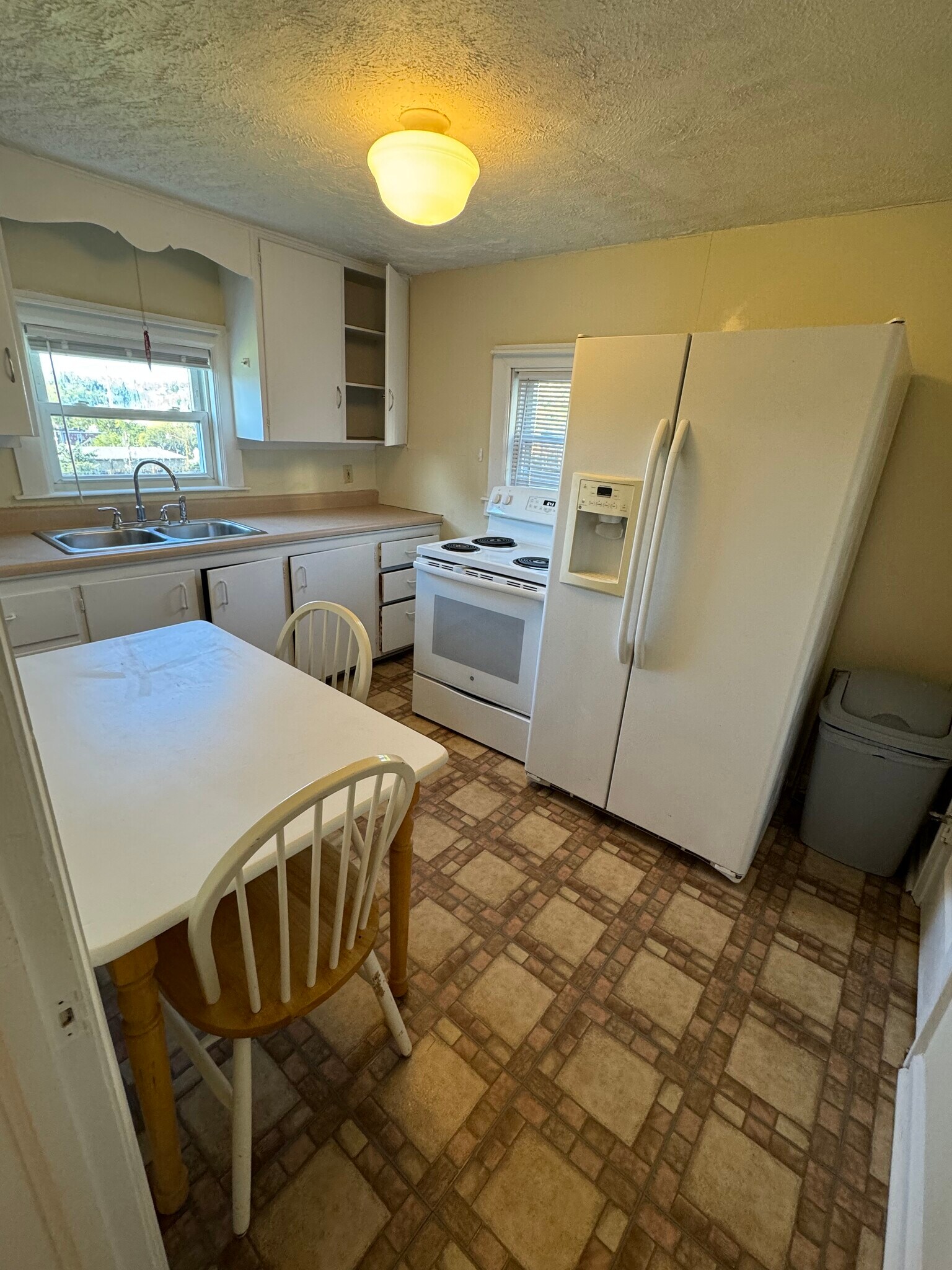 Building Photo - 48 W Wilson St