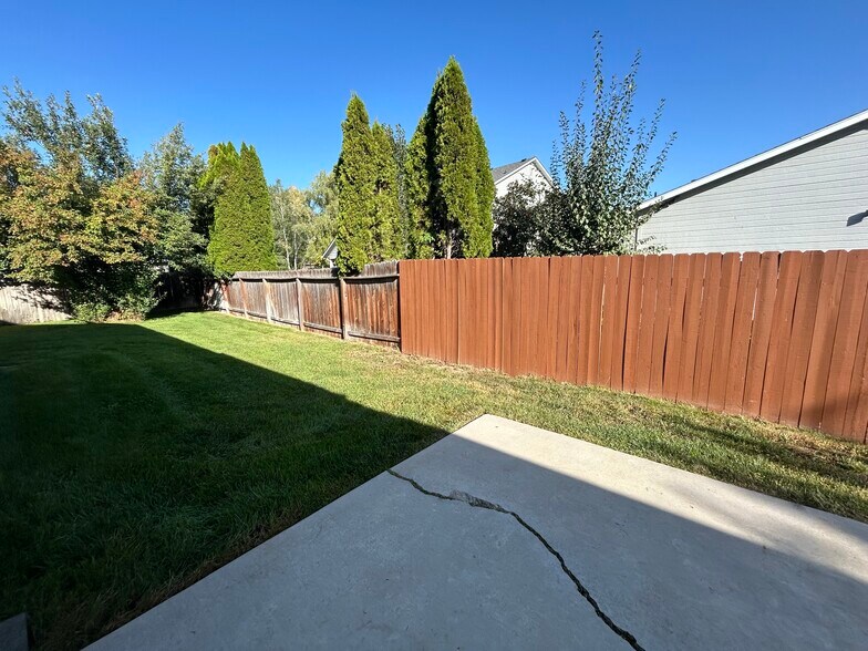 Building Photo - 12942 W Pinyon Ct