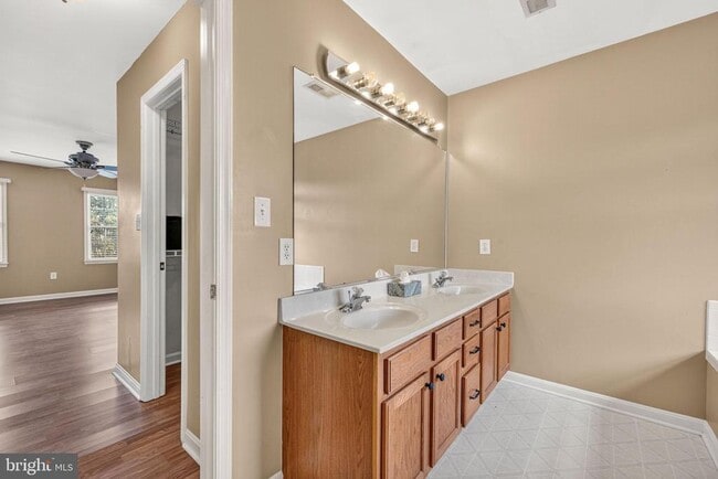 Building Photo - 33 Wild Rose Dr