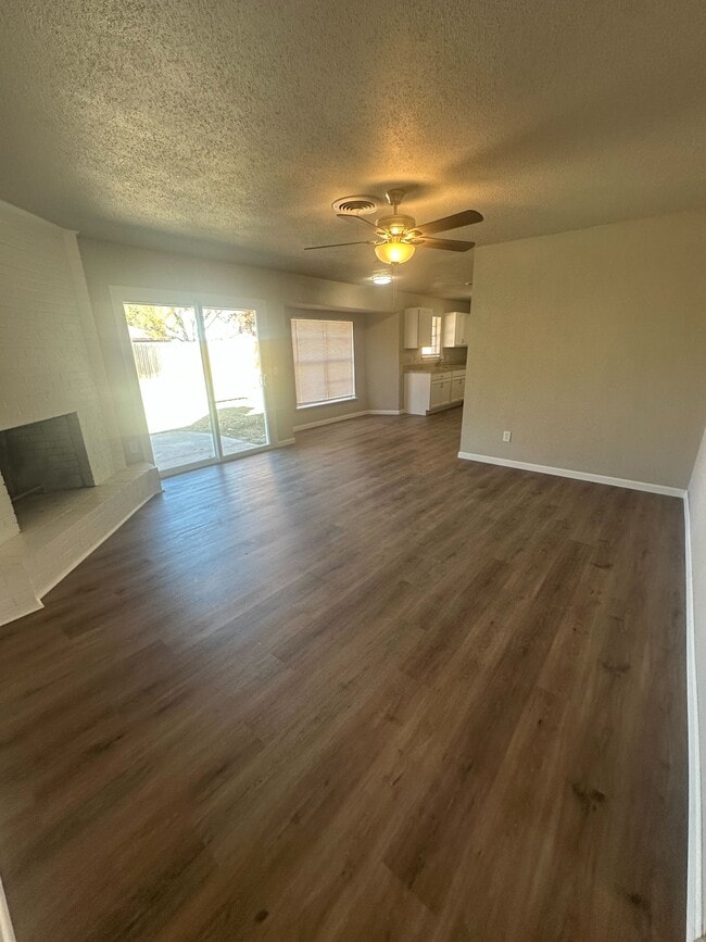 Building Photo - 3414 Kingston Rd