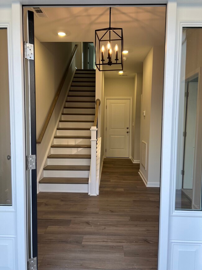 Building Photo - 375 Chesapeake Cmns St