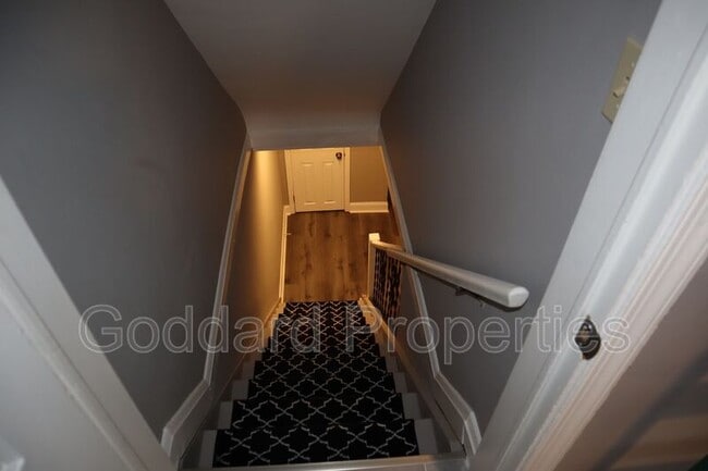 Building Photo - 5916 Northwood Dr