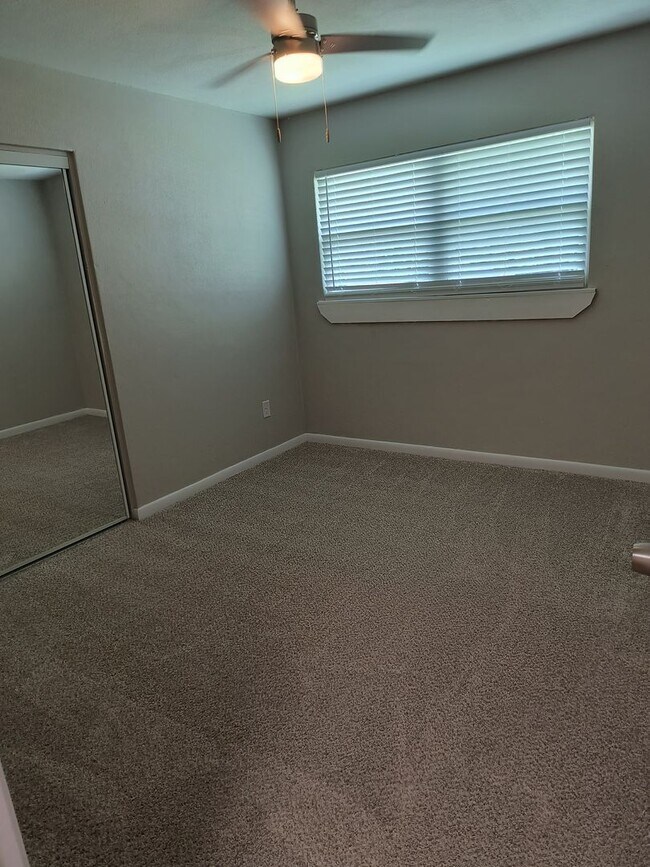 Building Photo - GORGEOUS REMODELED 3 BEDROOM 2 BATH