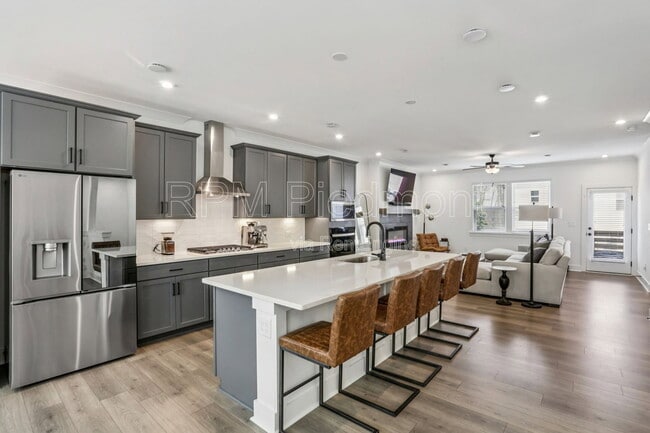Building Photo - 3371 Macaiva Aly