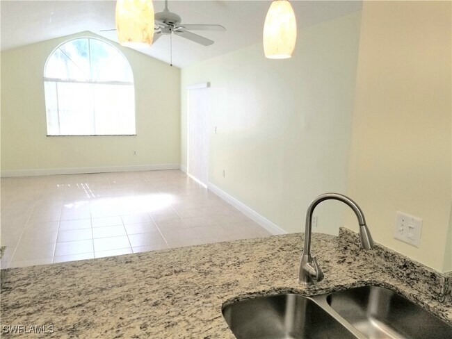 Building Photo - 3407 Winkler Ave