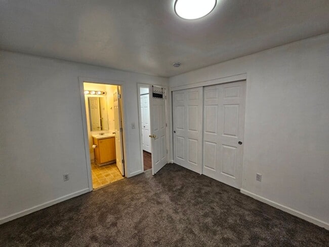 Building Photo - 3Bd/2Ba Single Story Home-Available soon!