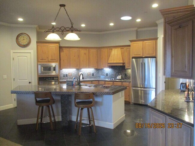 Building Photo - 61 N Aspen Dr