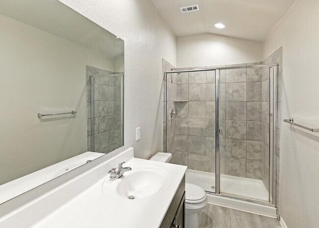 Building Photo - Immaculate 3BR/2BA Home Featuring Open-Con...