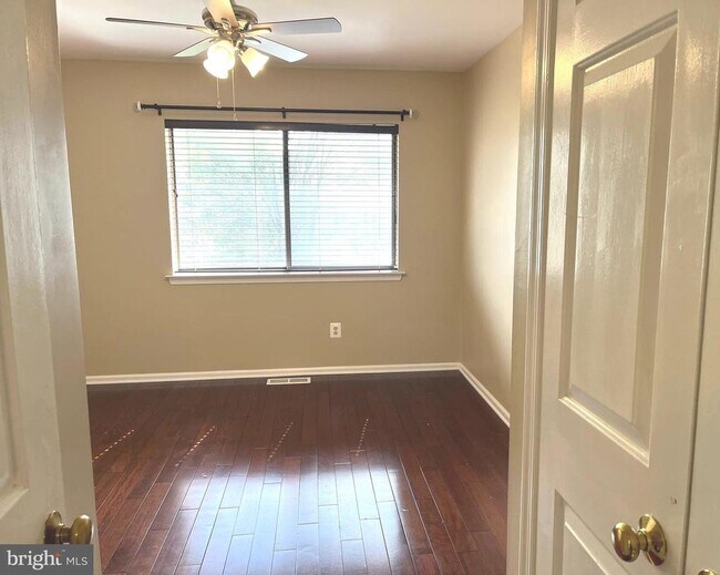 Building Photo - 204 Clover Hill Ct