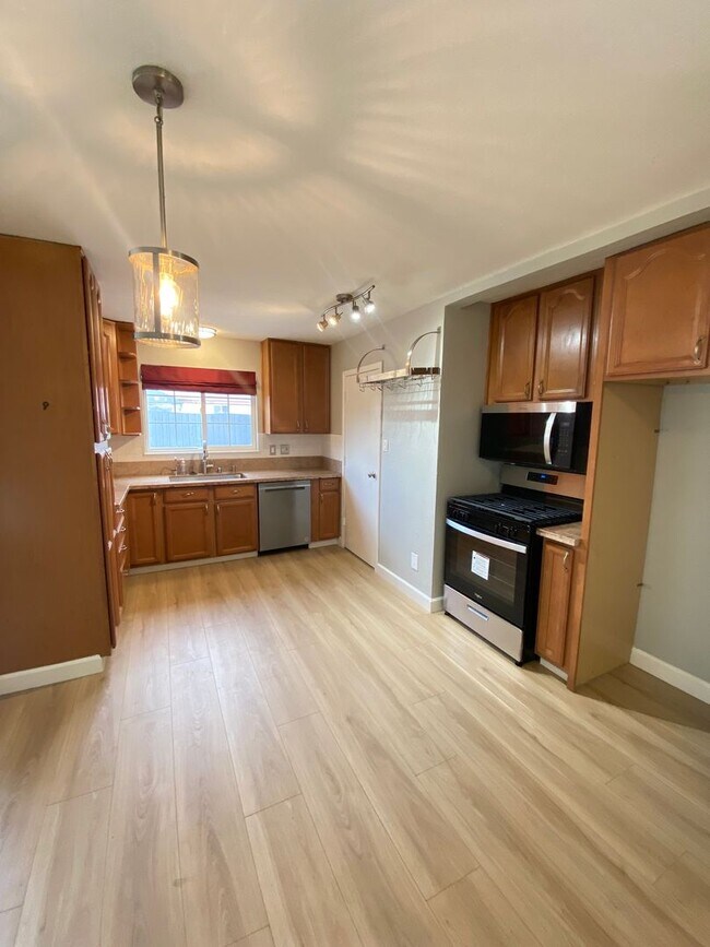Building Photo - Updated 3 Bedroom Cypress House w/ Office ...