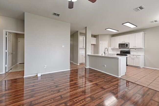 Building Photo - 2804 Hudson Crossing