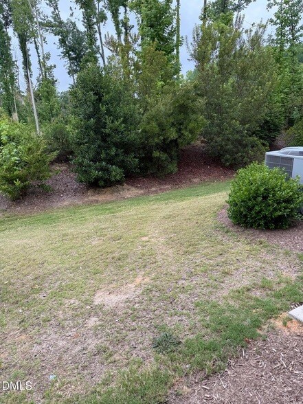 Building Photo - 250 Brook Farm Ln
