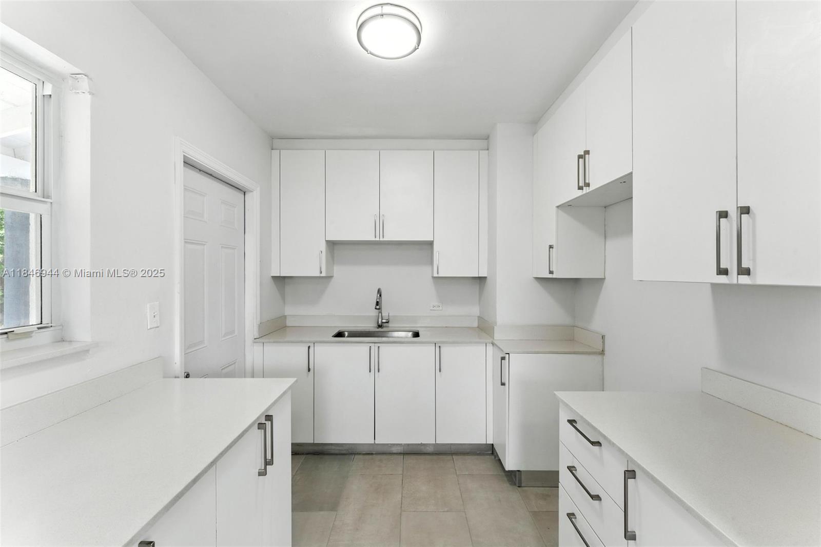 Building Photo - 1245 NW 84th Ter