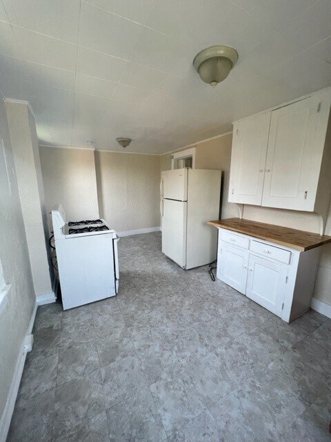 Building Photo - 448 Brownsville Rd