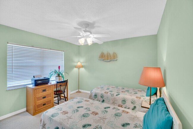 Building Photo - 5300 Jimmy Buffett Mem Hwy